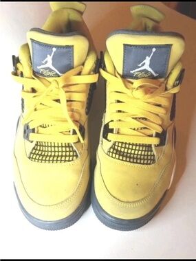 Nike Yellow and Black Air Jordan Thunder 4 Retro 5.5Y